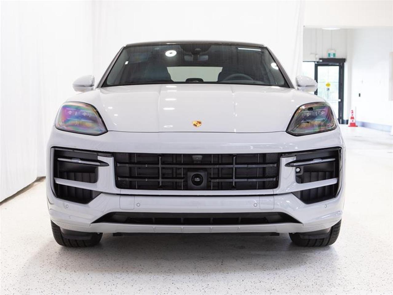 2025 Porsche Cayenne GTS Coupe AWD Photo