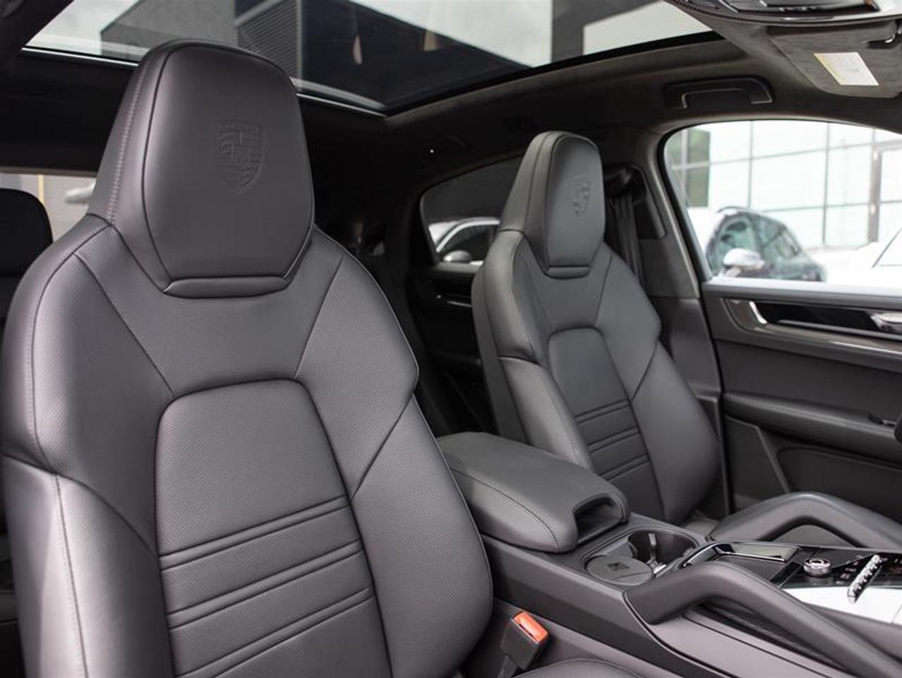 2025 Porsche Cayenne GTS Coupe AWD Photo