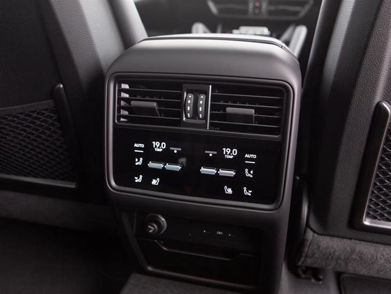 2025 Porsche Cayenne GTS Coupe AWD Photo