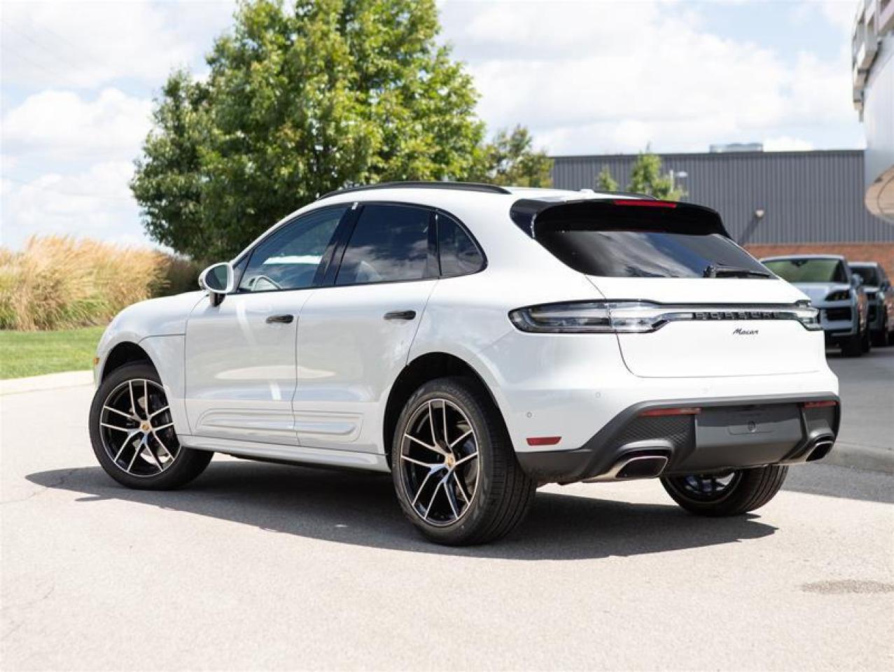 2024 Porsche Macan AWD Photo