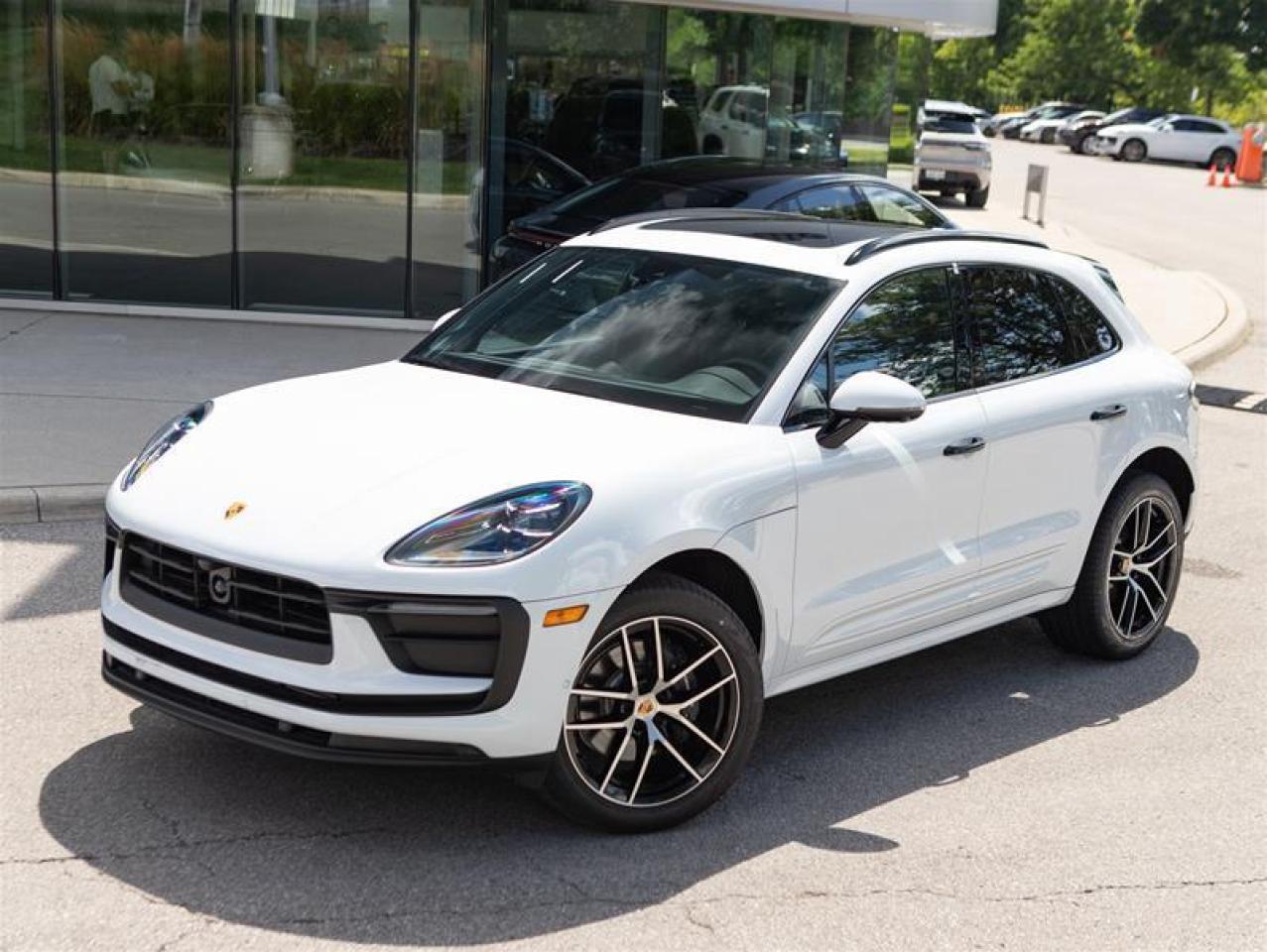 2024 Porsche Macan AWD Photo