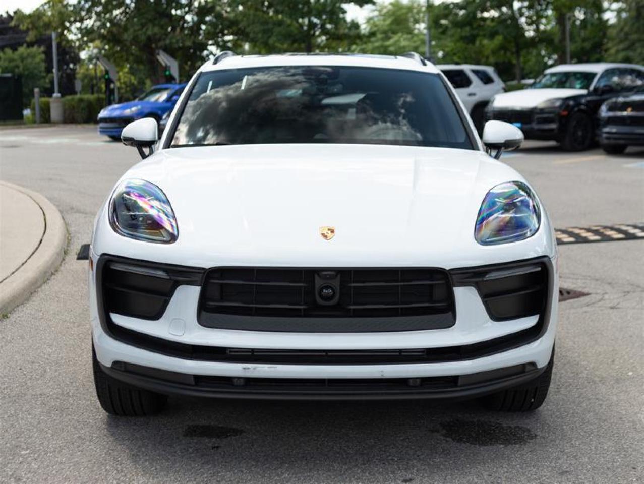 2024 Porsche Macan AWD Photo