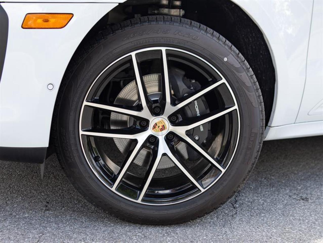 2024 Porsche Macan AWD Photo