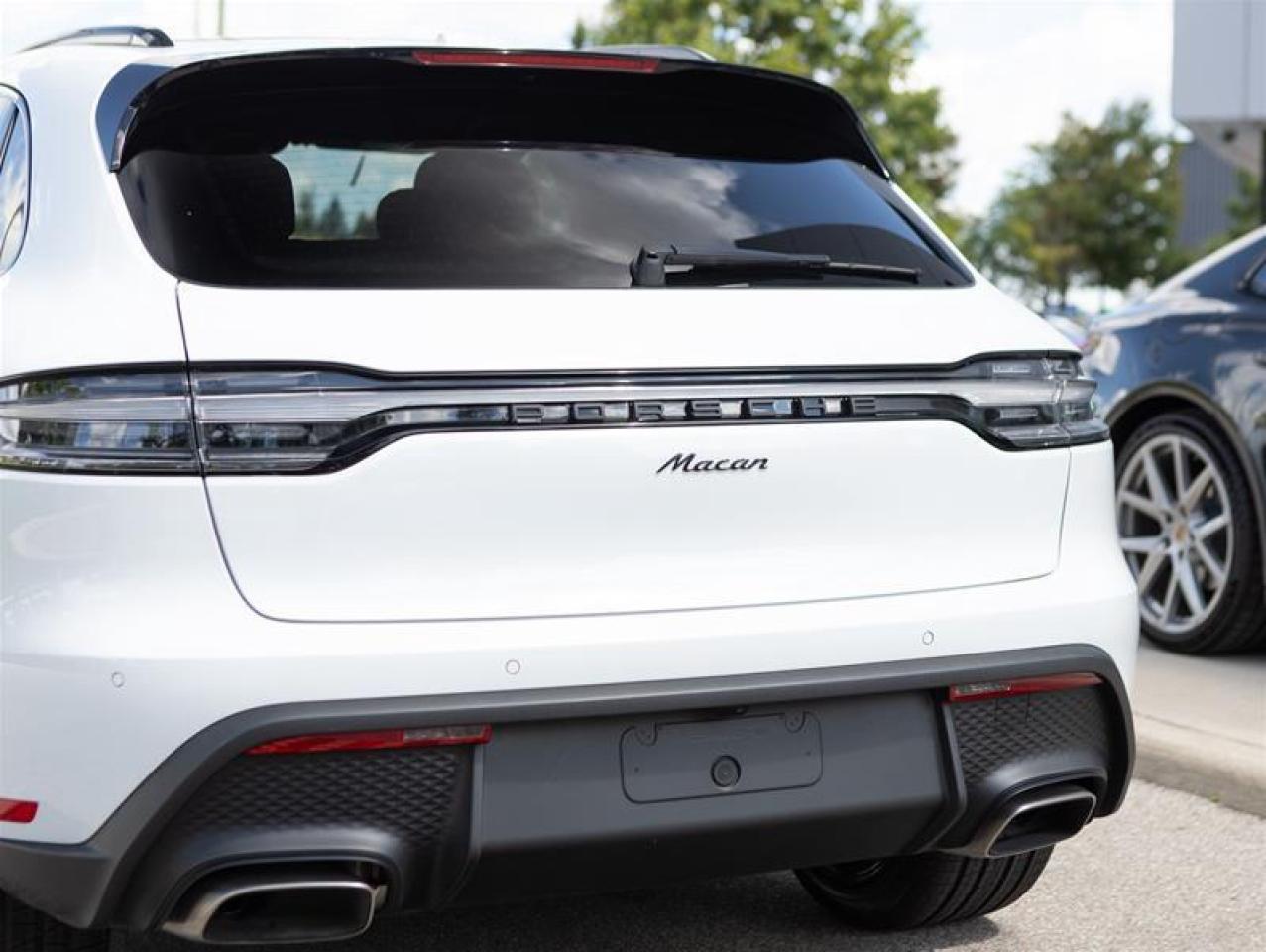 2024 Porsche Macan AWD Photo