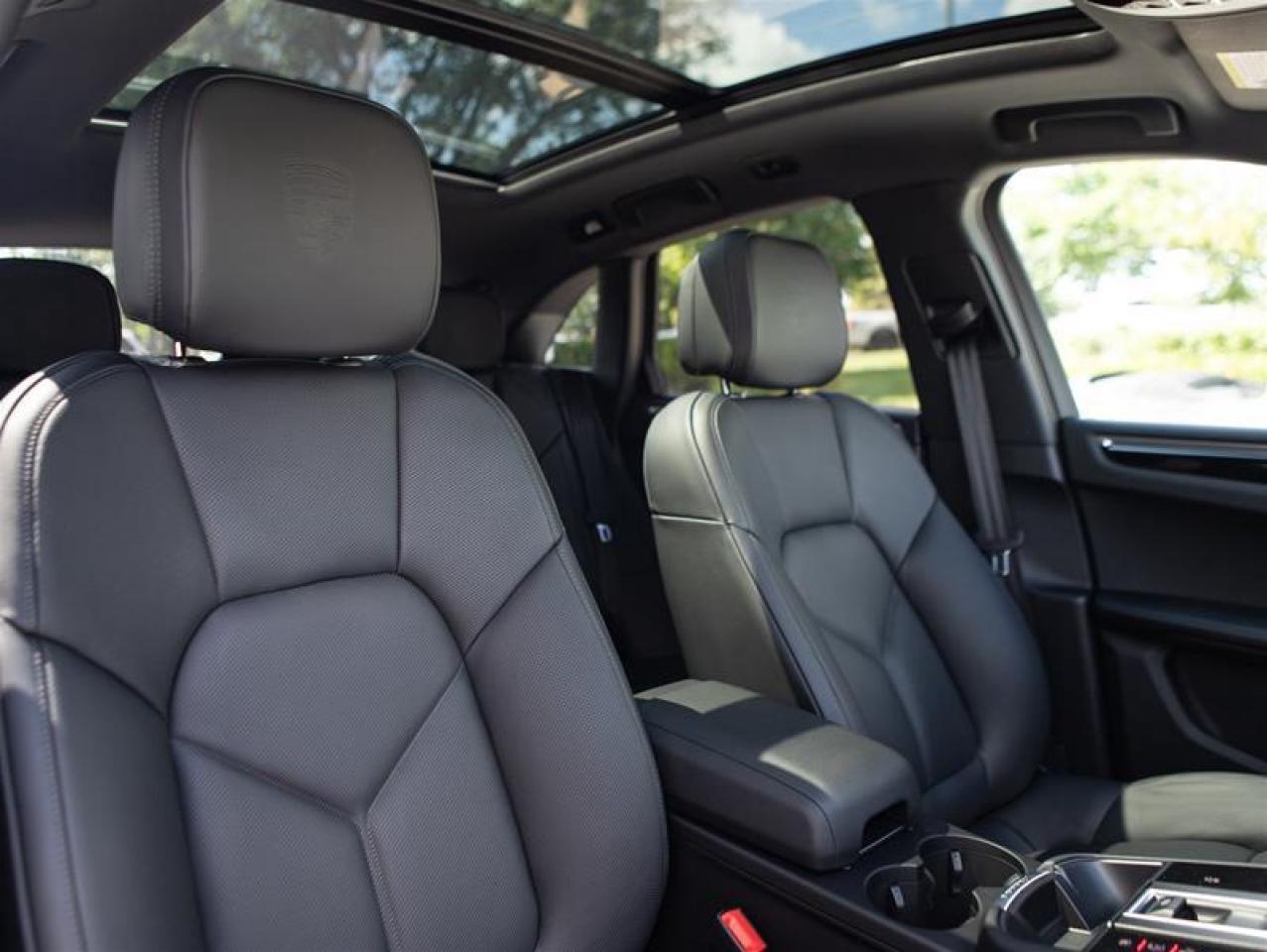 2024 Porsche Macan AWD Photo