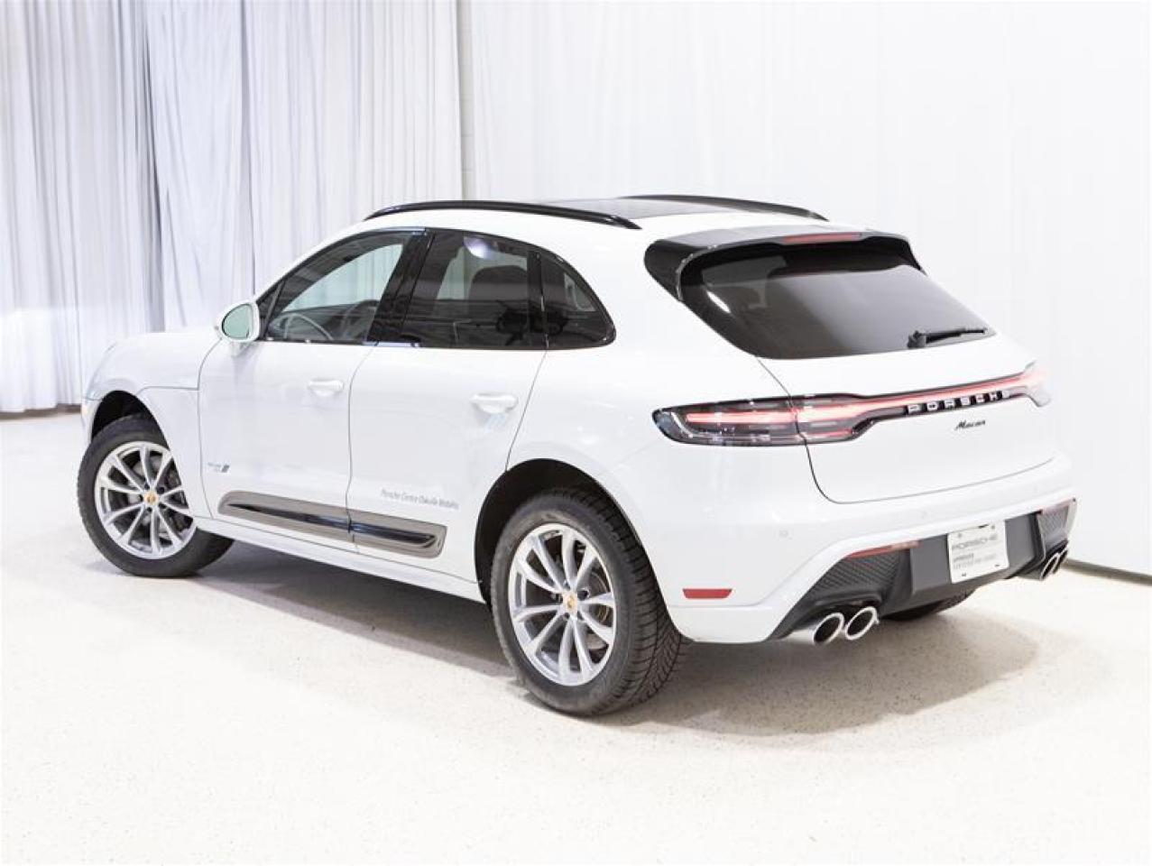 2024 Porsche Macan AWD Photo3