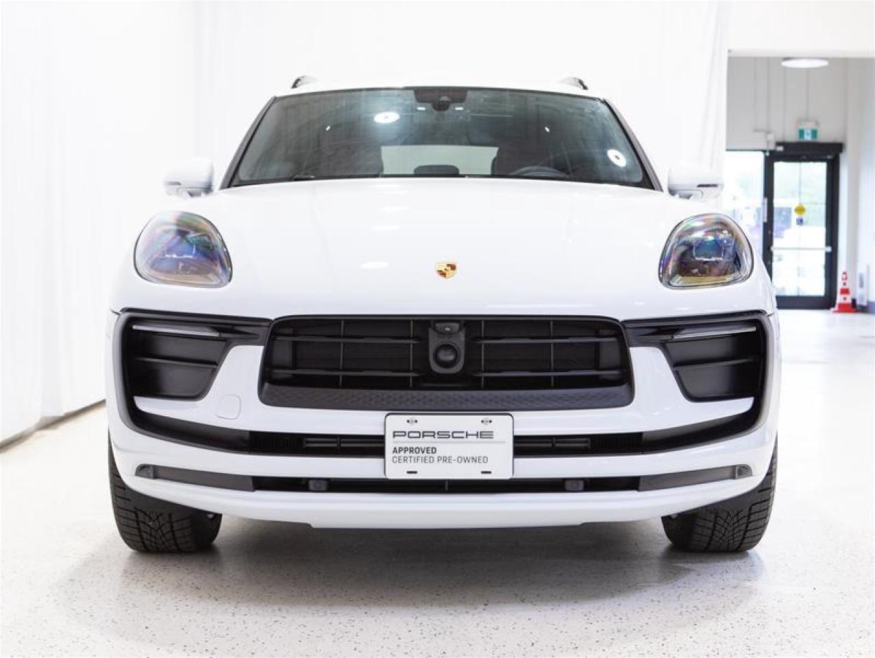 2024 Porsche Macan AWD Photo