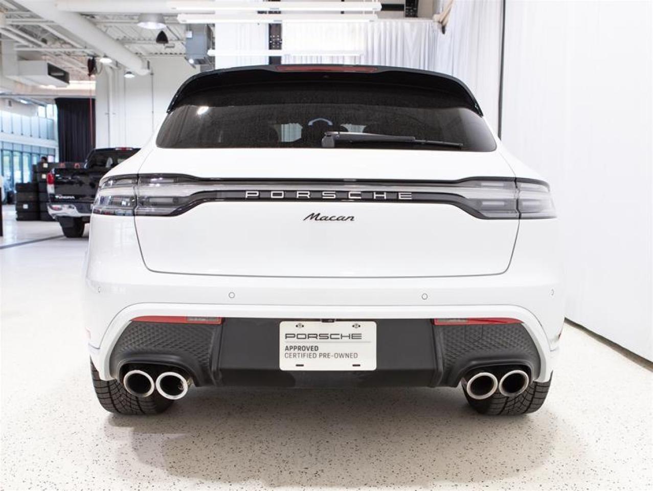 2024 Porsche Macan AWD Photo