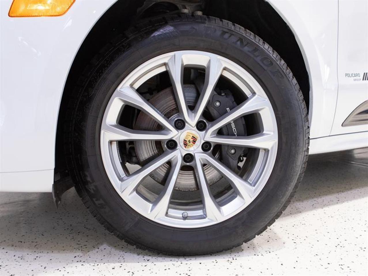 2024 Porsche Macan AWD Photo