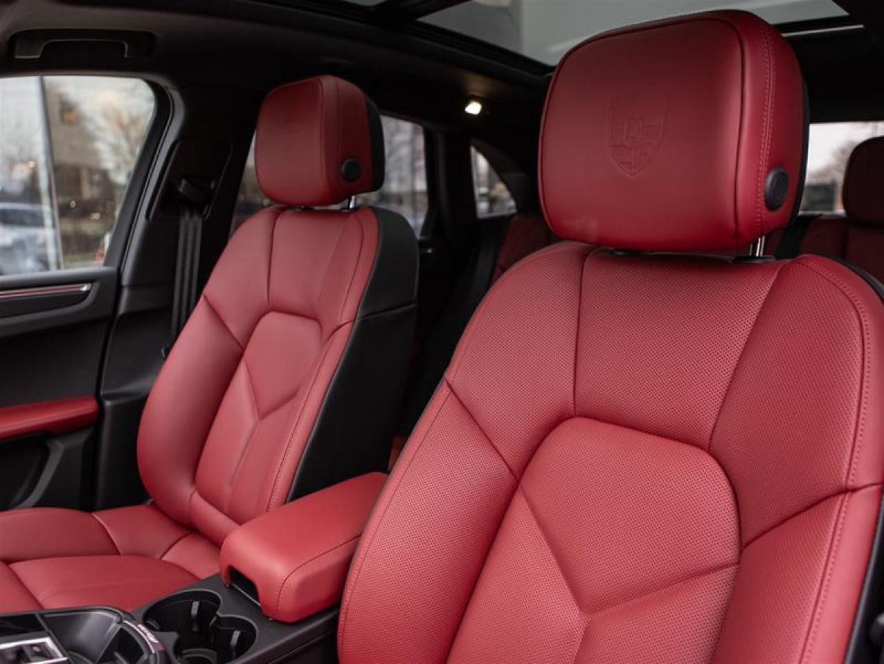 2024 Porsche Macan AWD Photo