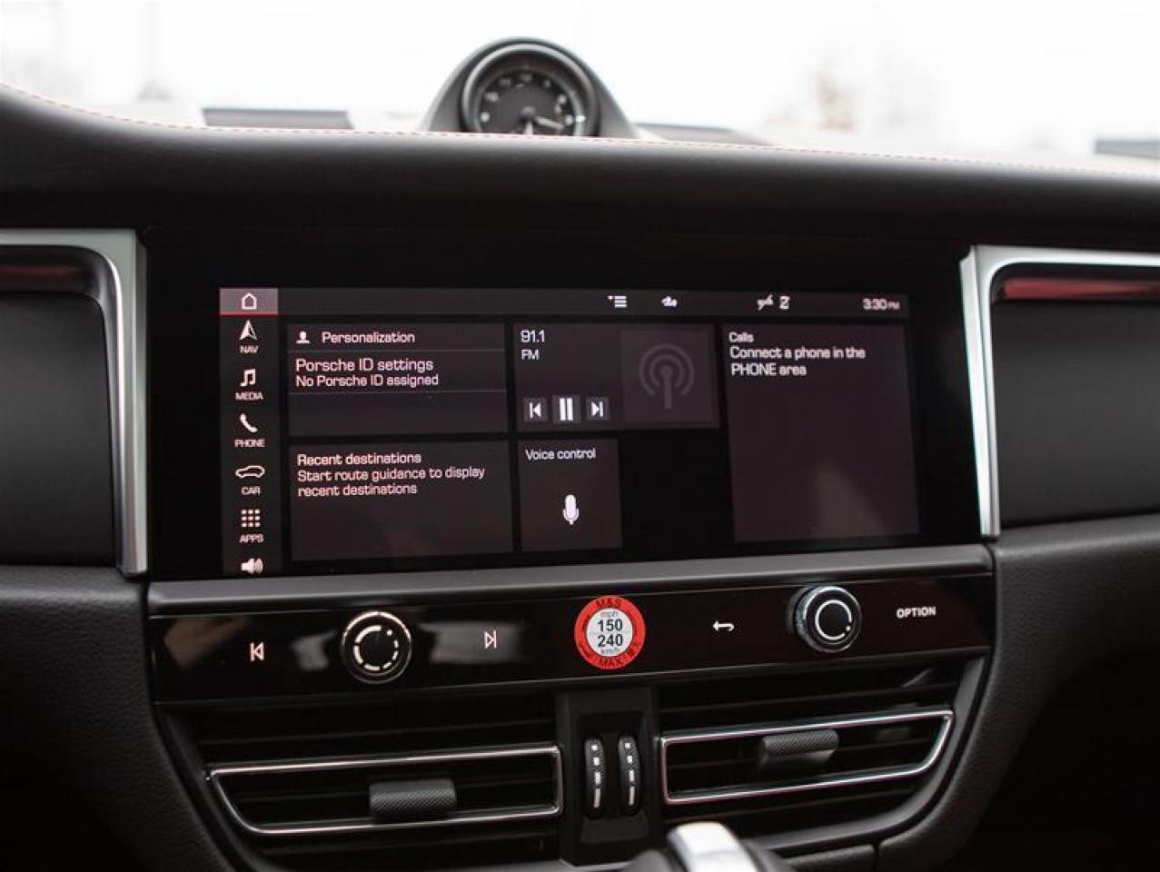 2024 Porsche Macan AWD Photo