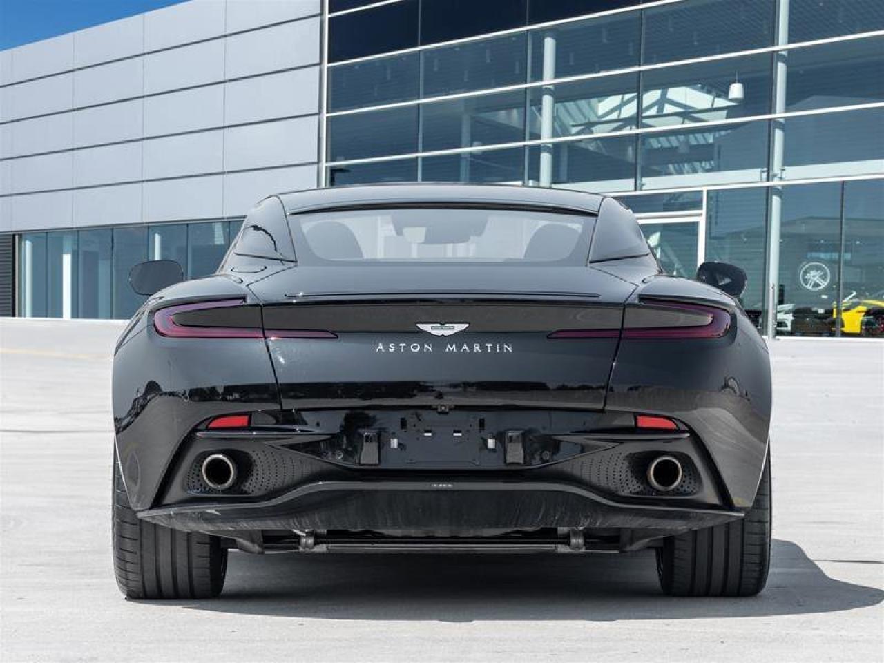 2024 Aston Martin DB12 V8 Coupe Carbon Ceramic Brakes Inspire Sport Duoto Photo4