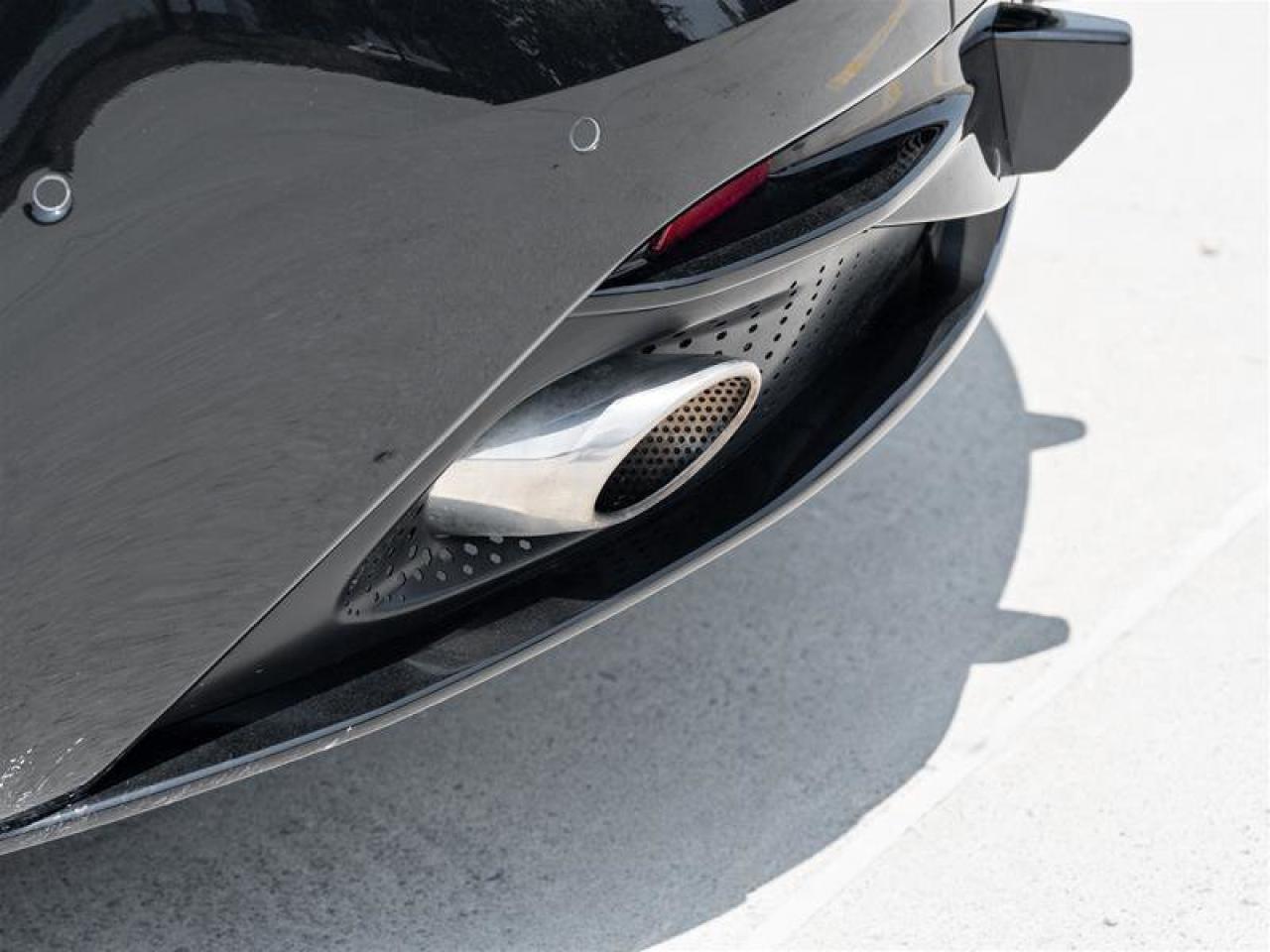 2024 Aston Martin DB12 V8 Coupe Carbon Ceramic Brakes Inspire Sport Duoto Photo