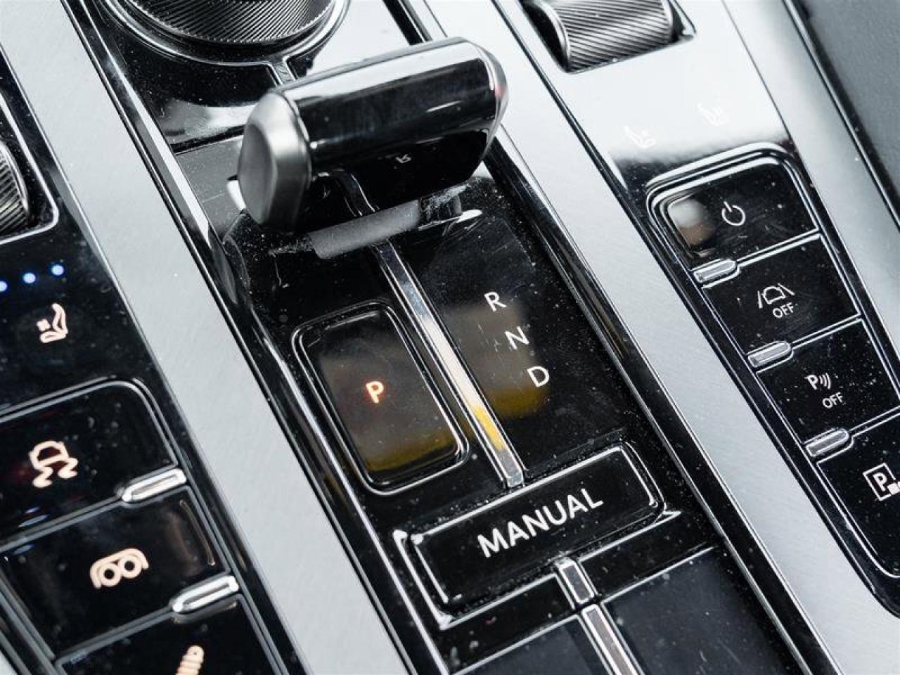 2024 Aston Martin DB12 V8 Coupe Carbon Ceramic Brakes Inspire Sport Duoto Photo