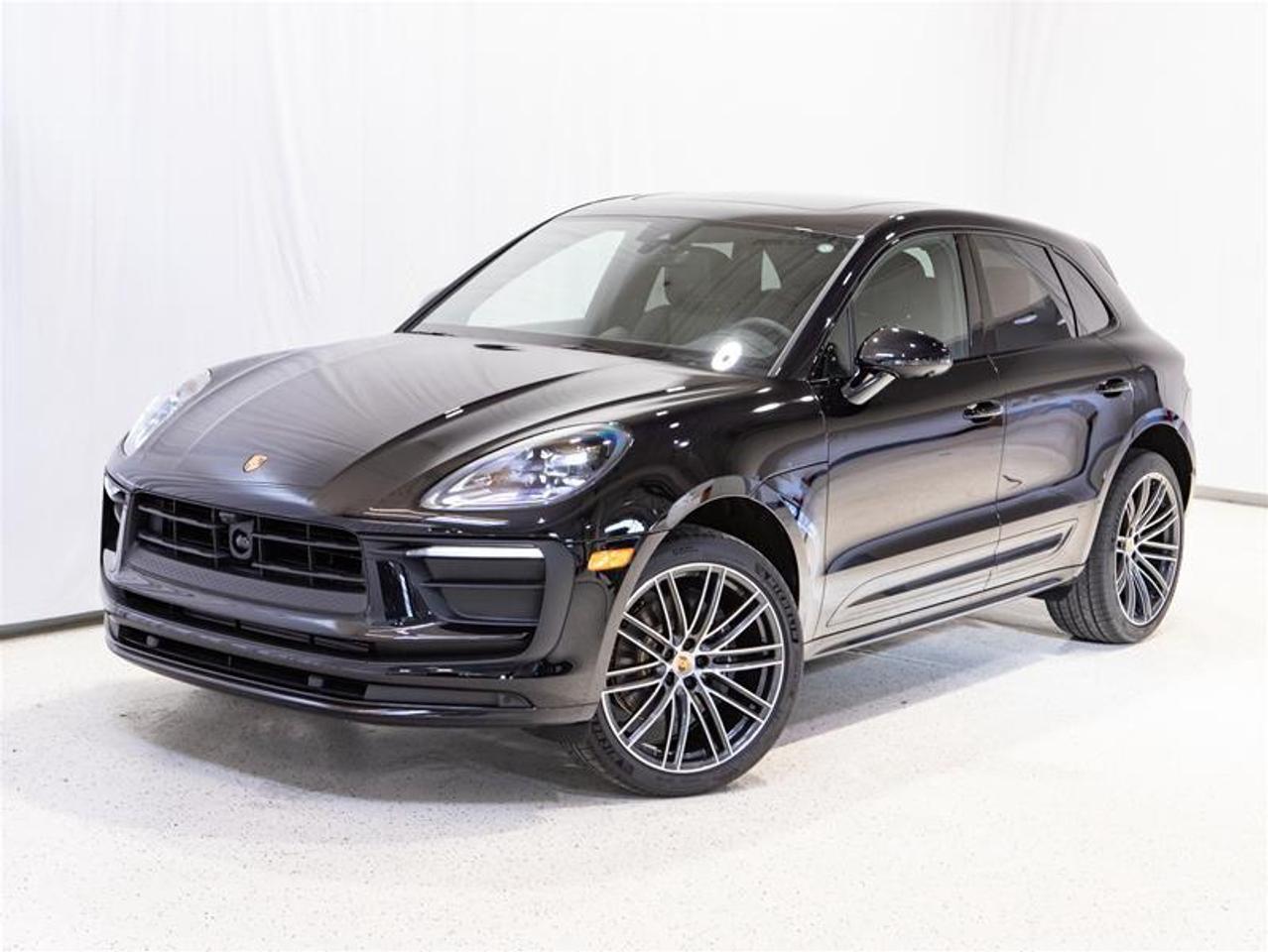 2025 Porsche Macan AWD Photo