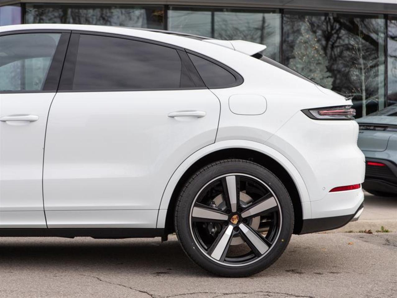 2025 Porsche Cayenne e-Hybrid Coupe AWD Photo