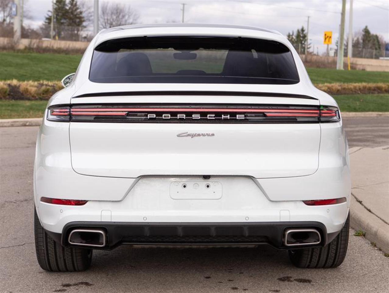 2025 Porsche Cayenne e-Hybrid Coupe AWD Photo