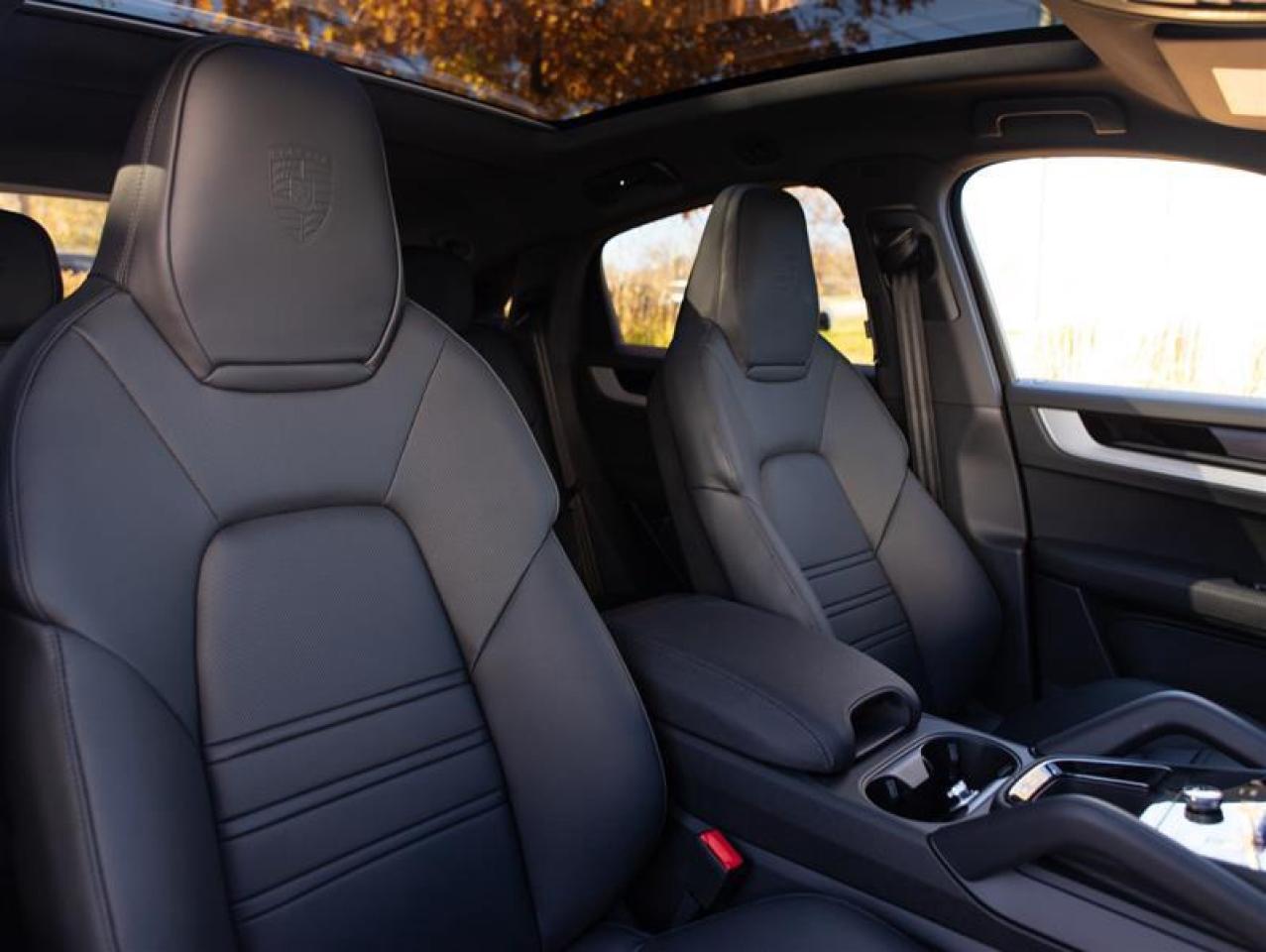 2025 Porsche Cayenne e-Hybrid Coupe AWD Photo