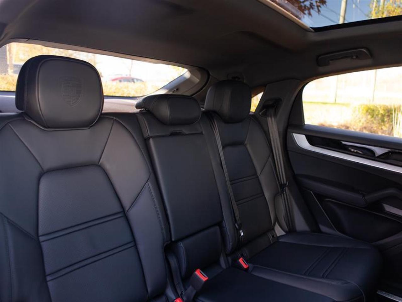 2025 Porsche Cayenne e-Hybrid Coupe AWD Photo