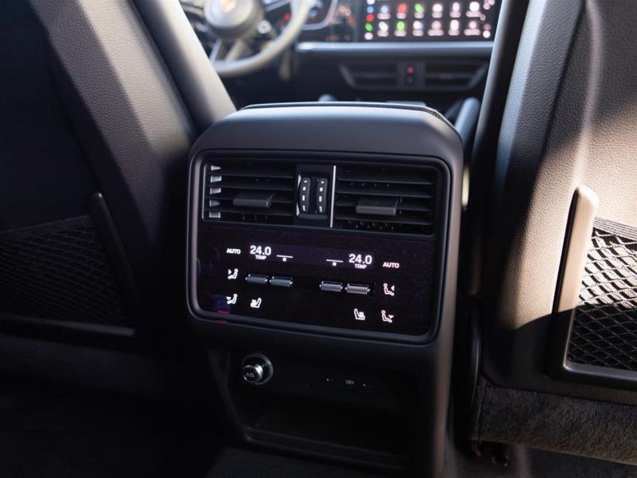 2025 Porsche Cayenne e-Hybrid Coupe AWD Photo