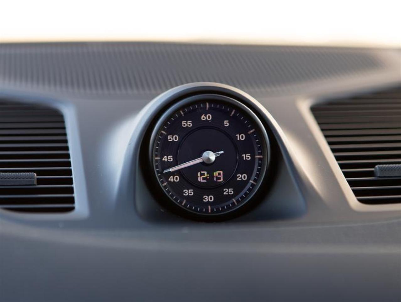 2025 Porsche Cayenne e-Hybrid Coupe AWD Photo