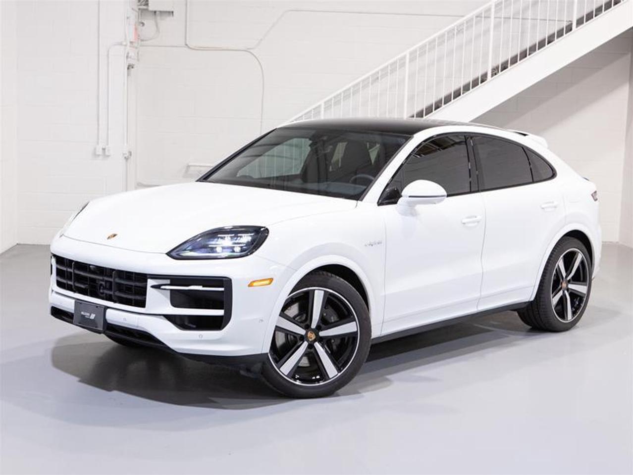 2025 Porsche Cayenne e-Hybrid Coupe AWD Photo