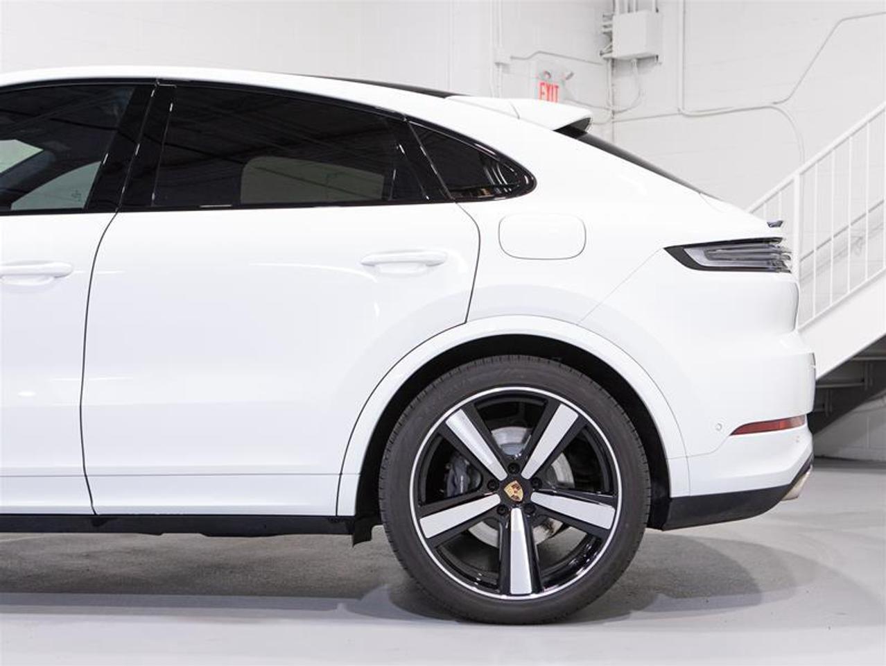 2025 Porsche Cayenne e-Hybrid Coupe AWD Photo