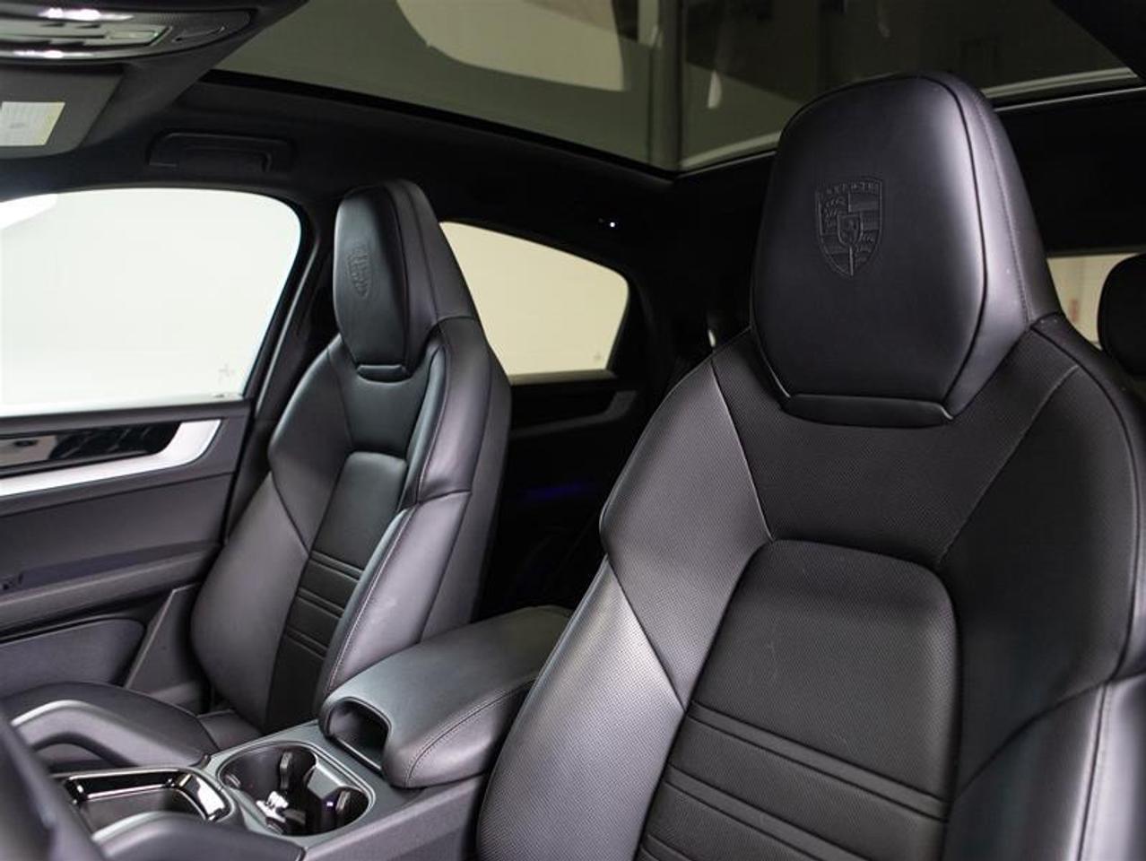 2025 Porsche Cayenne e-Hybrid Coupe AWD Photo