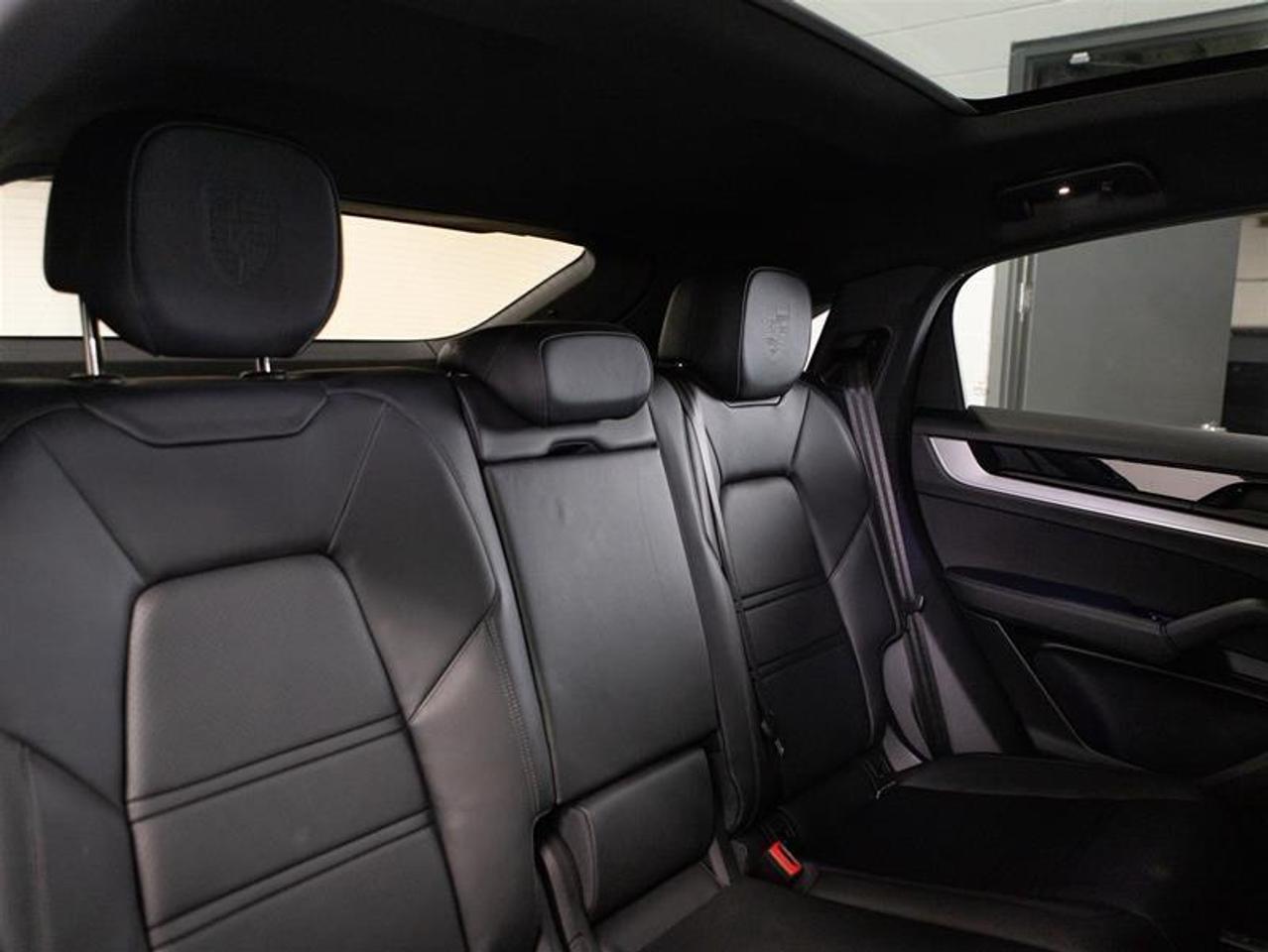 2025 Porsche Cayenne e-Hybrid Coupe AWD Photo