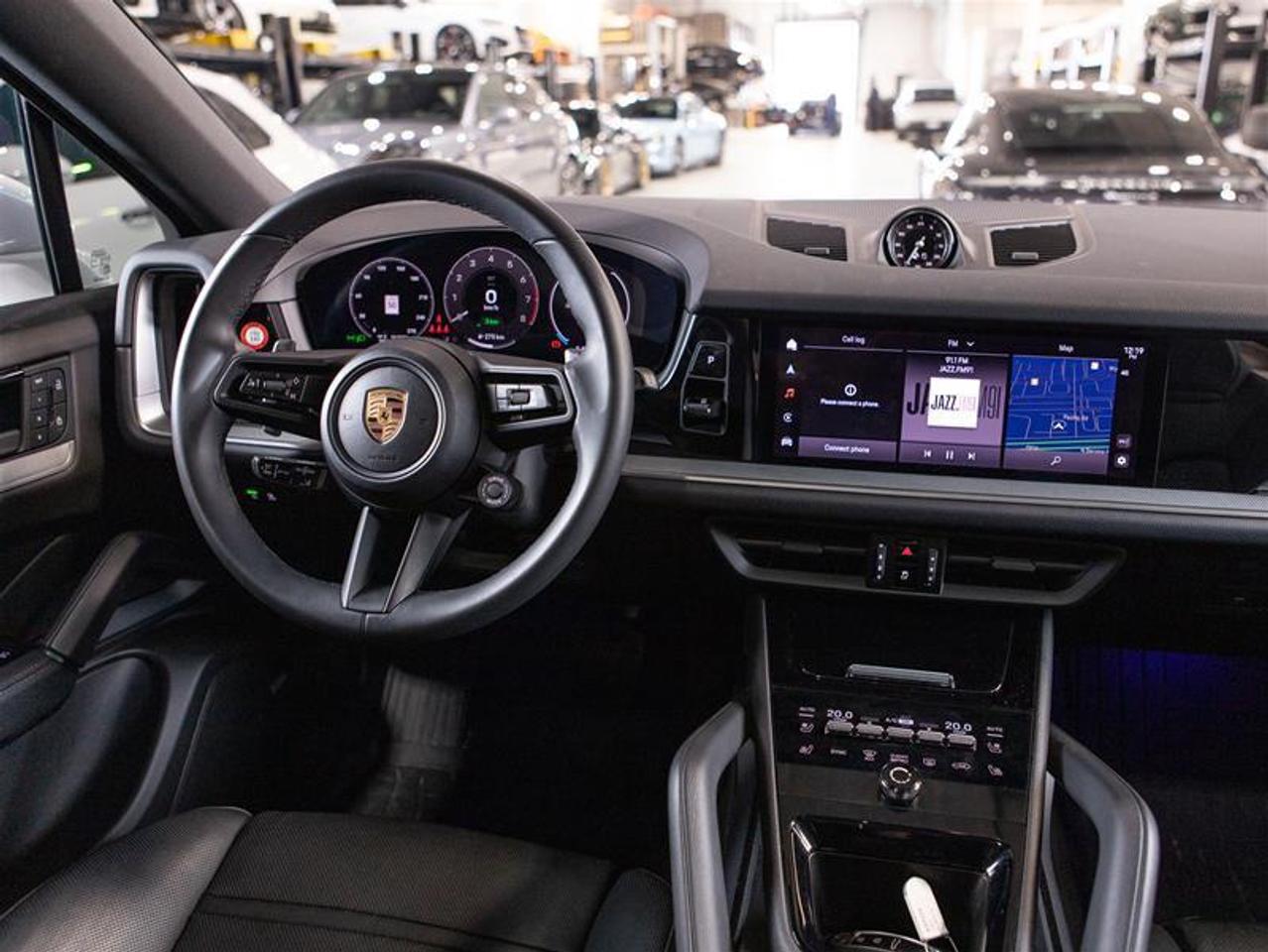 2025 Porsche Cayenne e-Hybrid Coupe AWD Photo