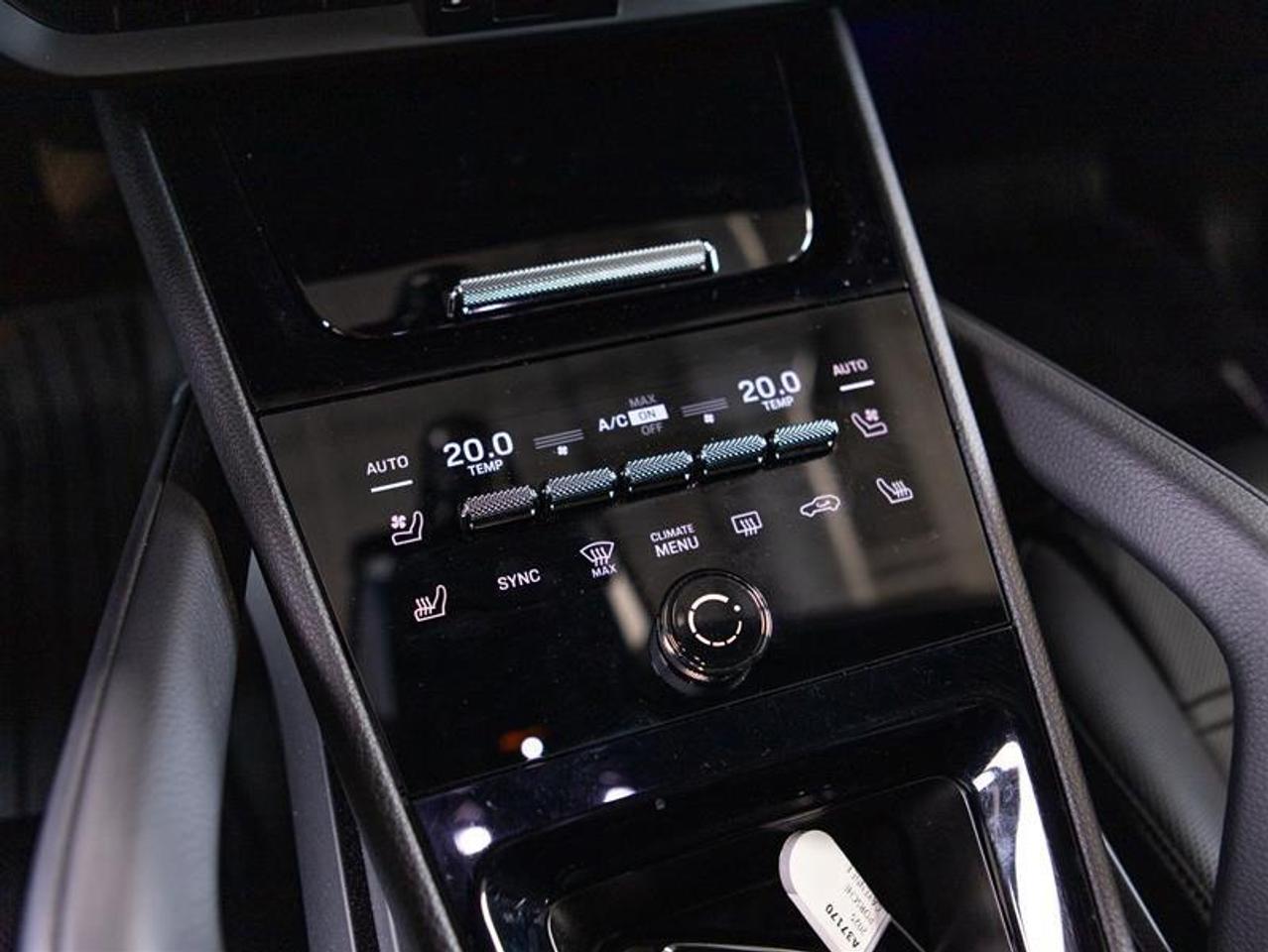 2025 Porsche Cayenne e-Hybrid Coupe AWD Photo