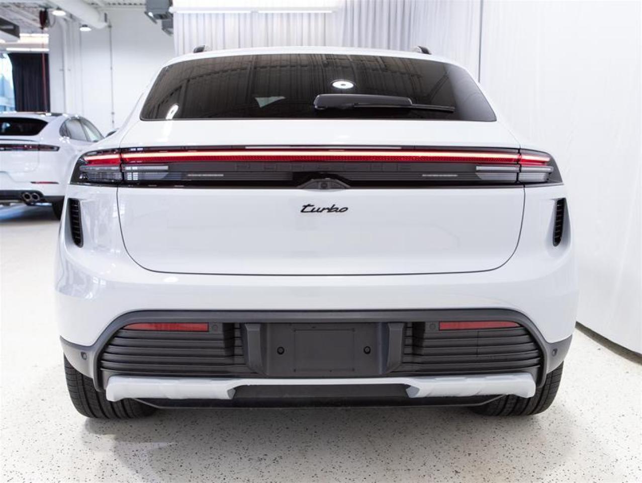 2024 Porsche Macan Electric Turbo AWD Photo