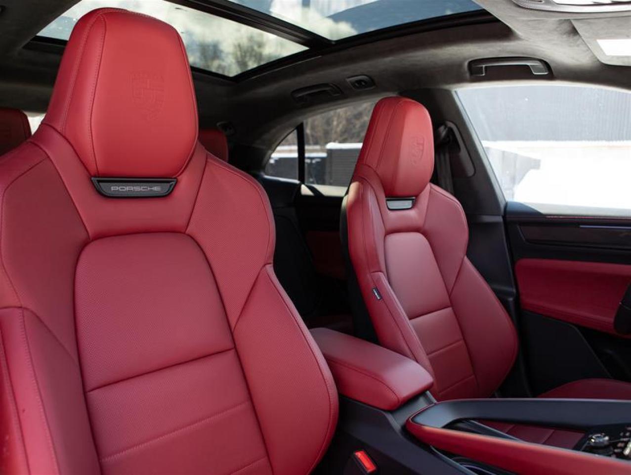 2024 Porsche Macan Electric Turbo AWD Photo