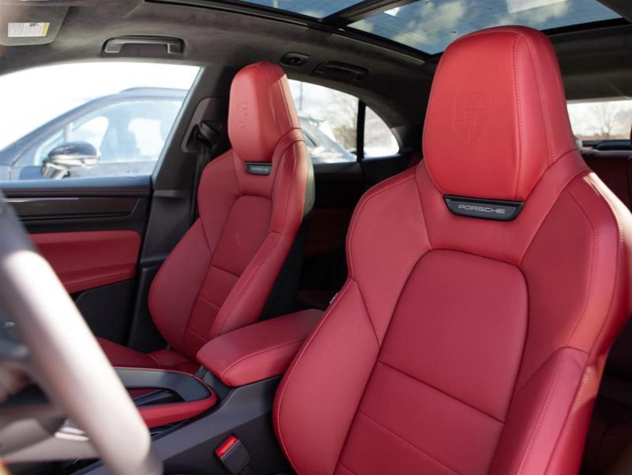 2024 Porsche Macan Electric Turbo AWD Photo