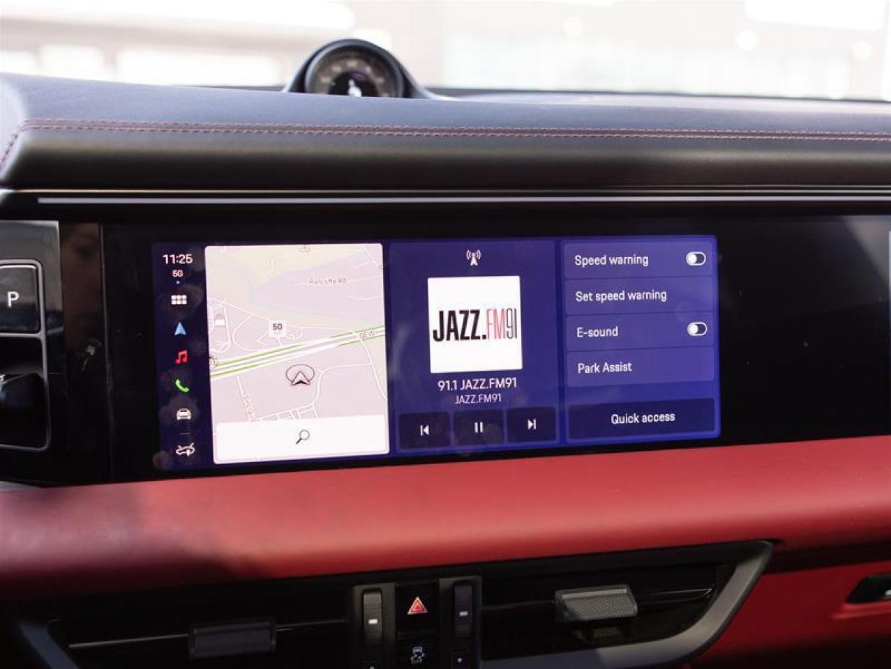 2024 Porsche Macan Electric Turbo AWD Photo