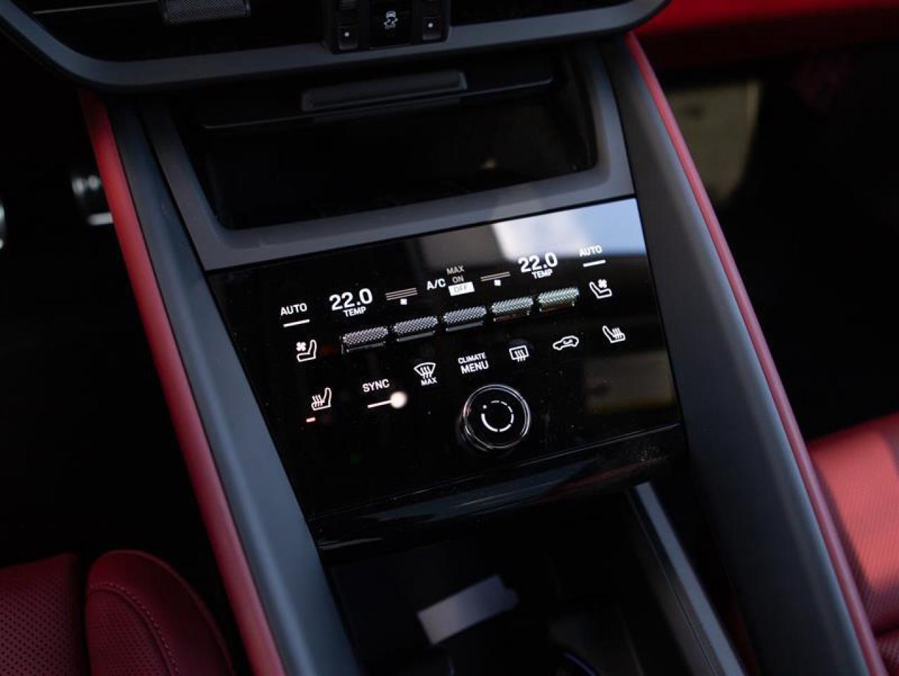 2024 Porsche Macan Electric Turbo AWD Photo