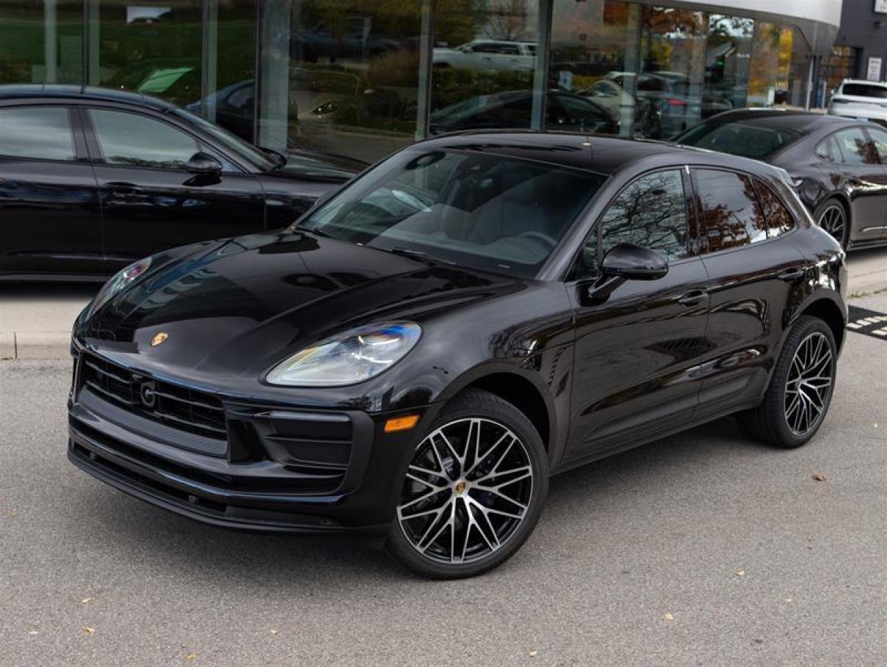 2025 Porsche Macan AWD Photo