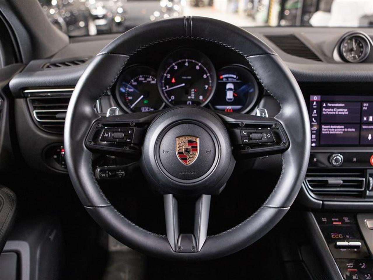 2025 Porsche Macan AWD Photo