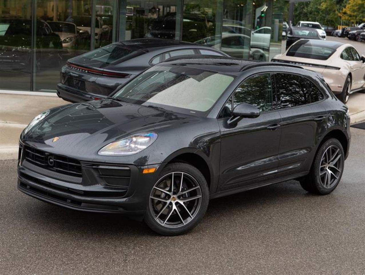 2025 Porsche Macan AWD Photo