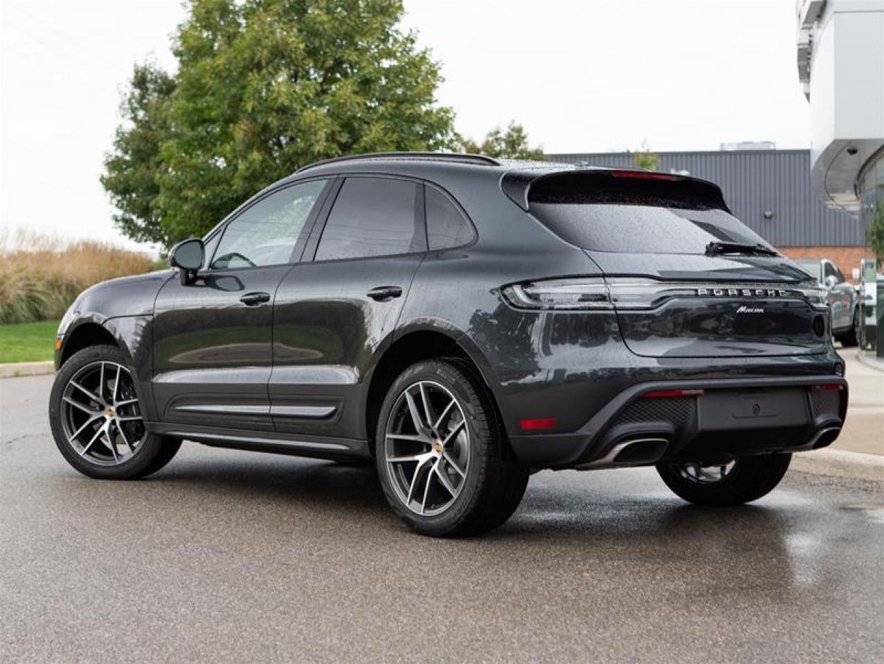 2025 Porsche Macan AWD Photo