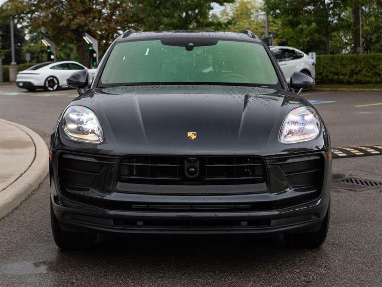 2025 Porsche Macan AWD Photo