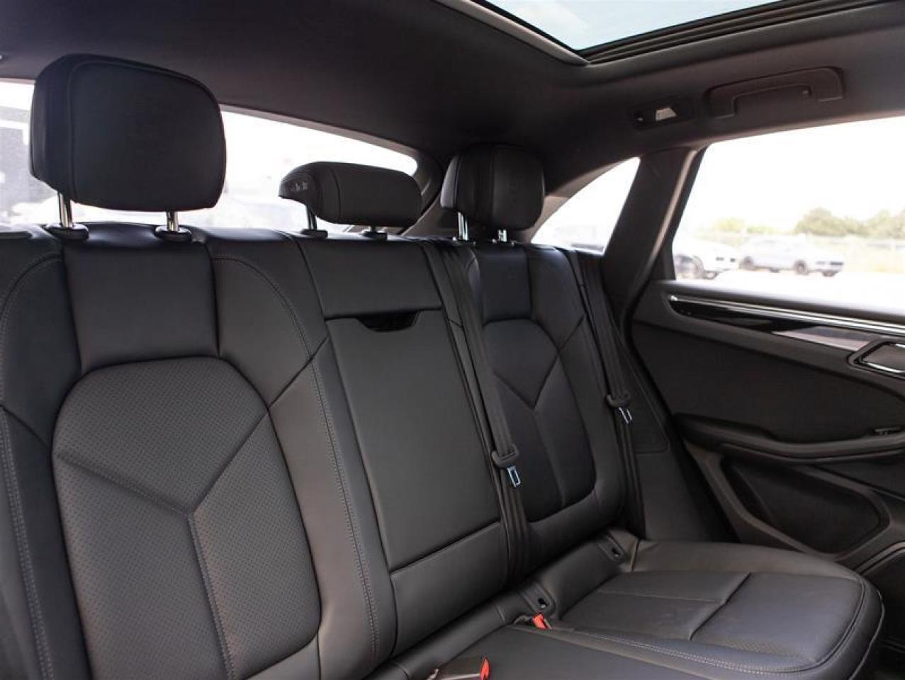 2025 Porsche Macan AWD Photo