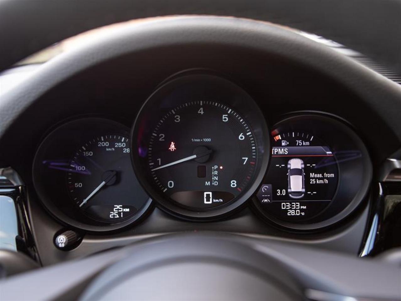 2025 Porsche Macan AWD Photo