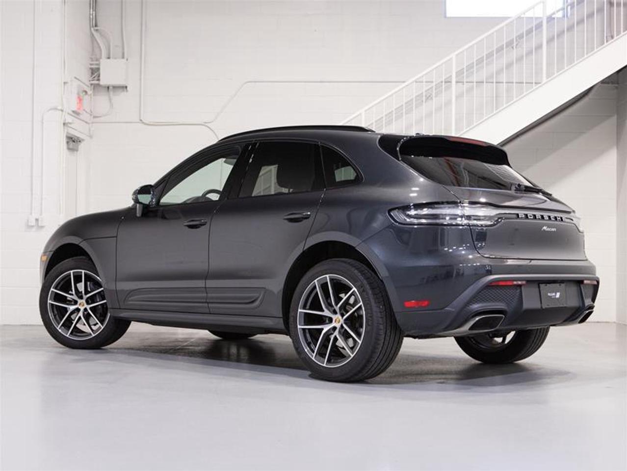 2025 Porsche Macan AWD Photo