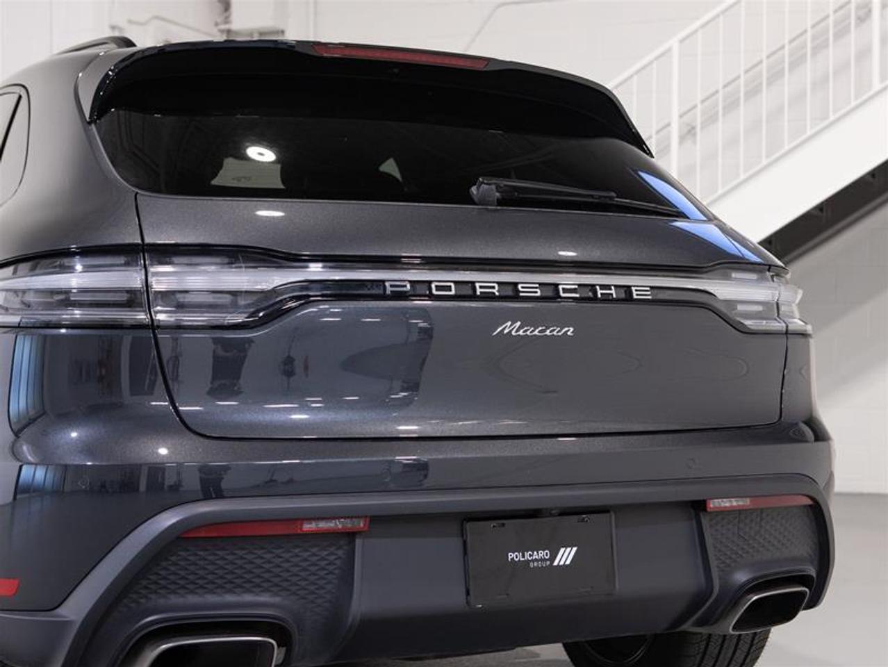 2025 Porsche Macan AWD Photo