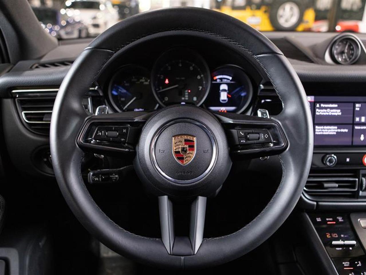 2025 Porsche Macan AWD Photo