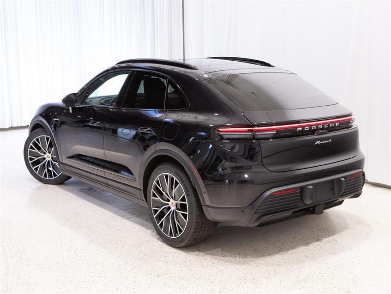 2025 Porsche Macan Electric 4 AWD Photo