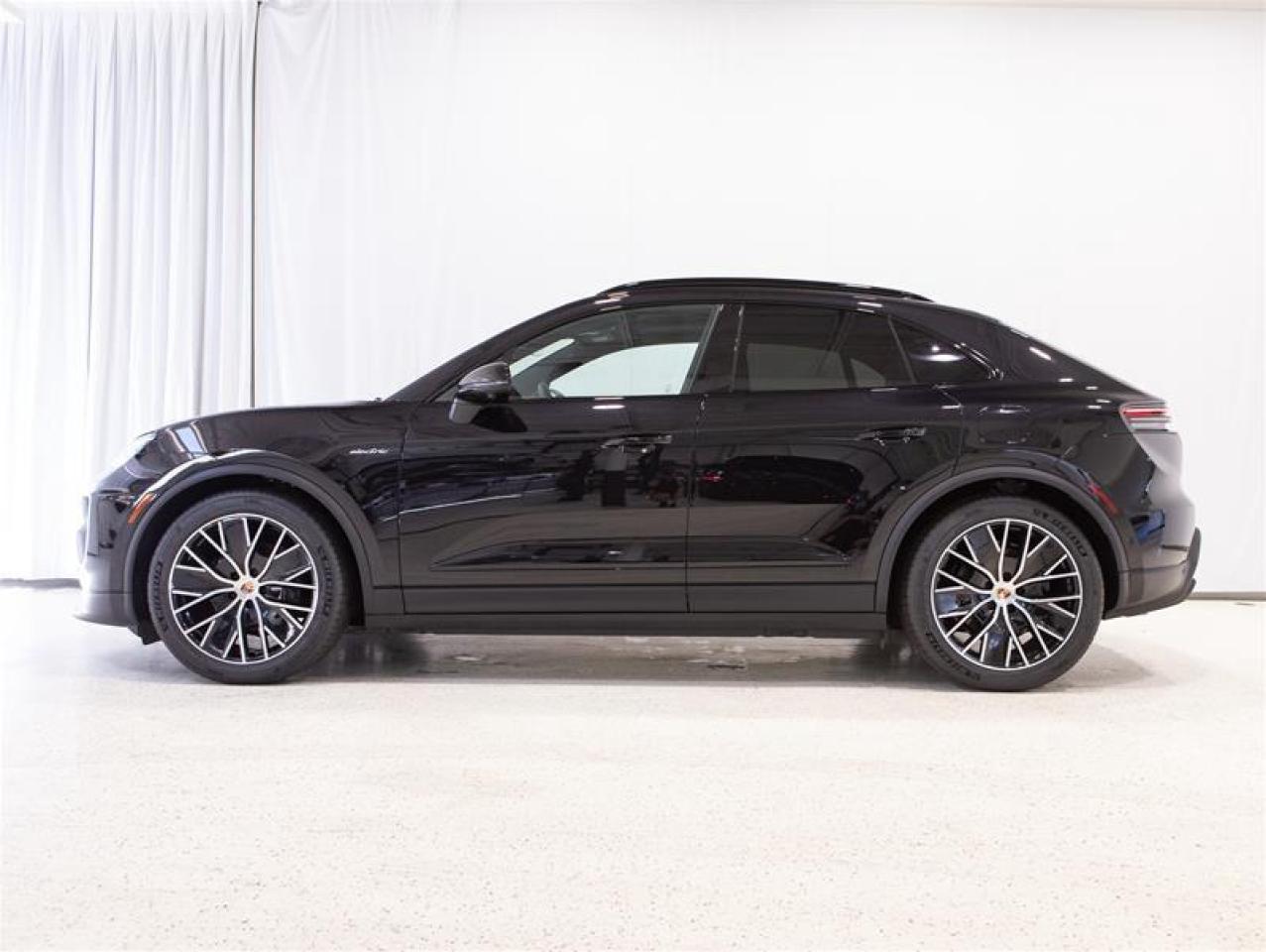 2025 Porsche Macan Electric 4 AWD Photo