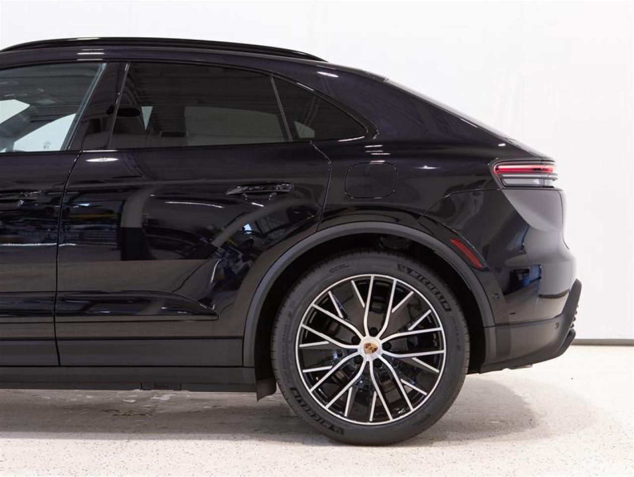 2025 Porsche Macan Electric 4 AWD Photo