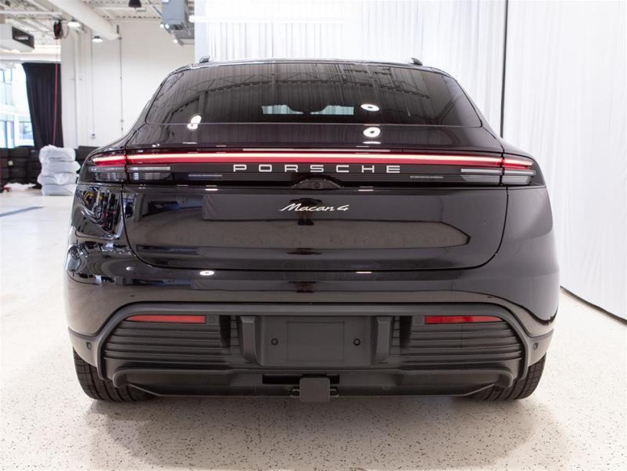 2025 Porsche Macan Electric 4 AWD Photo